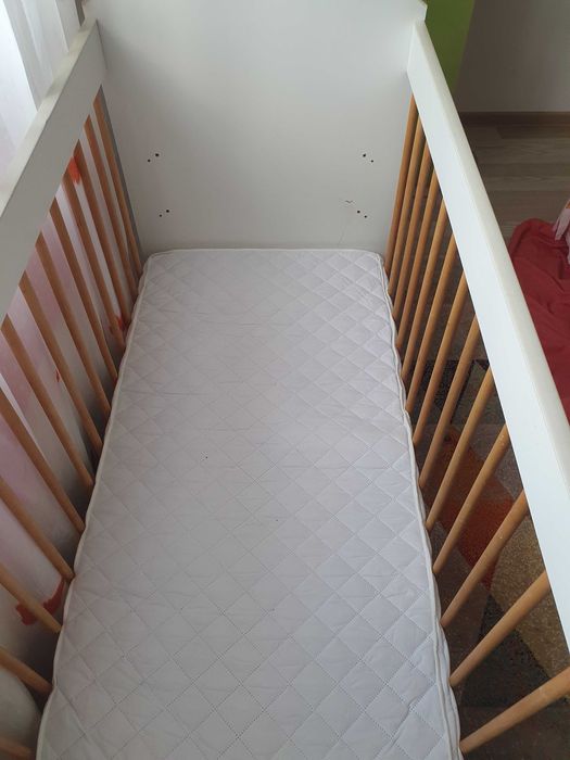 Vând pătuț bebe alb