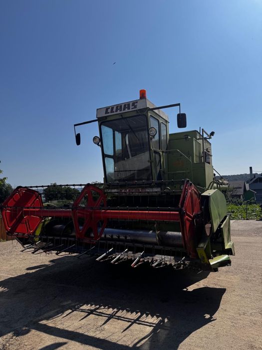 Vând combina claas dominator