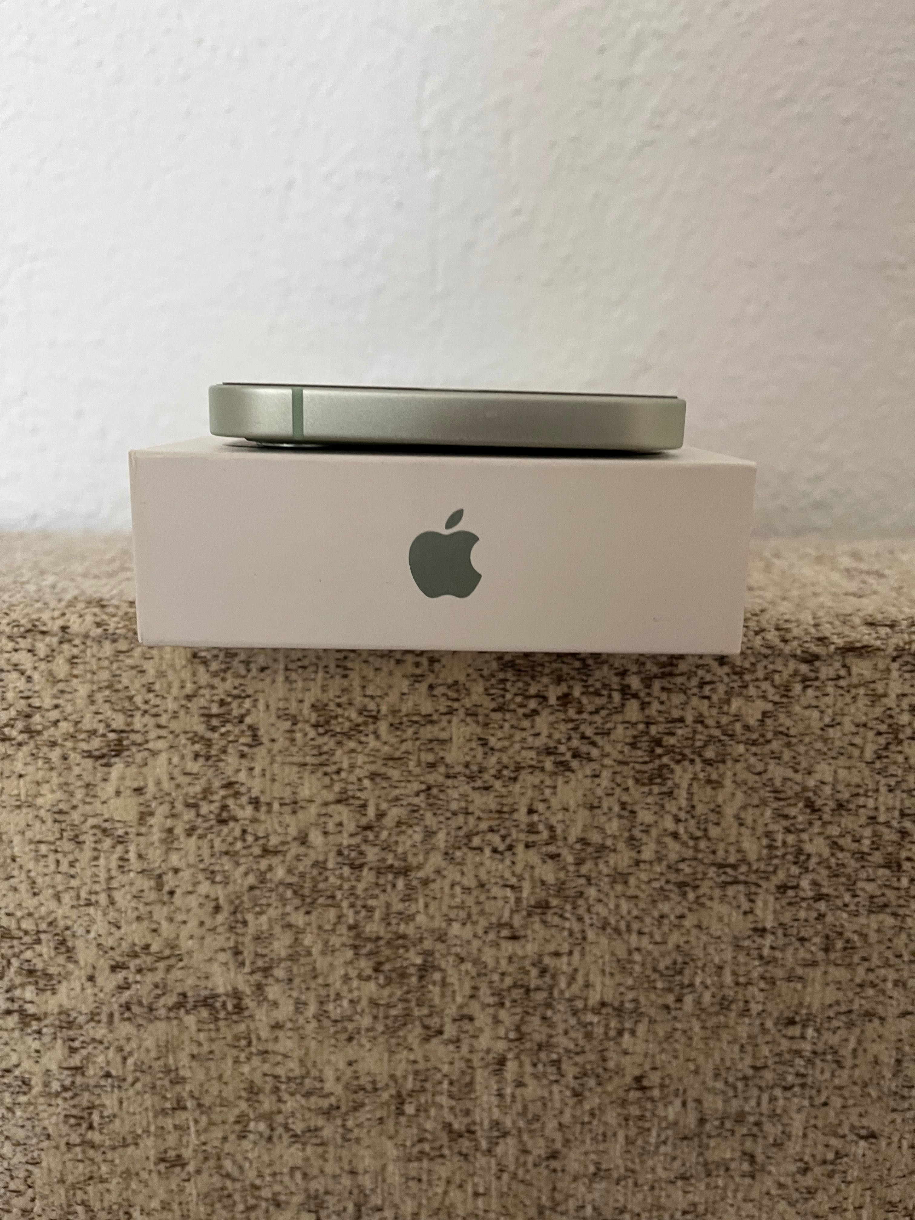iPhone 12 перфектен