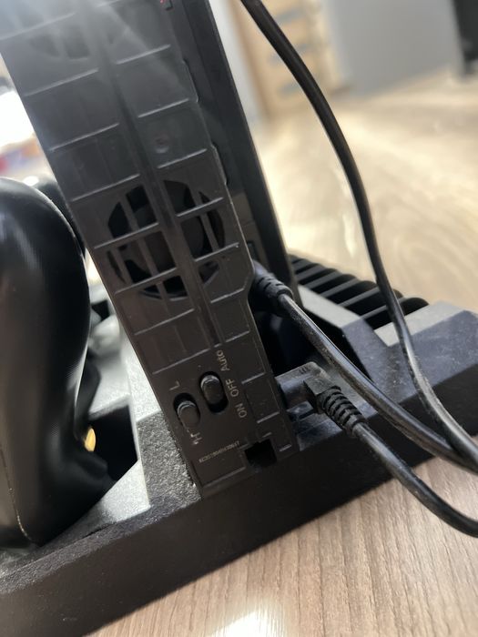 Ps4 pro 1tb охладител и тн