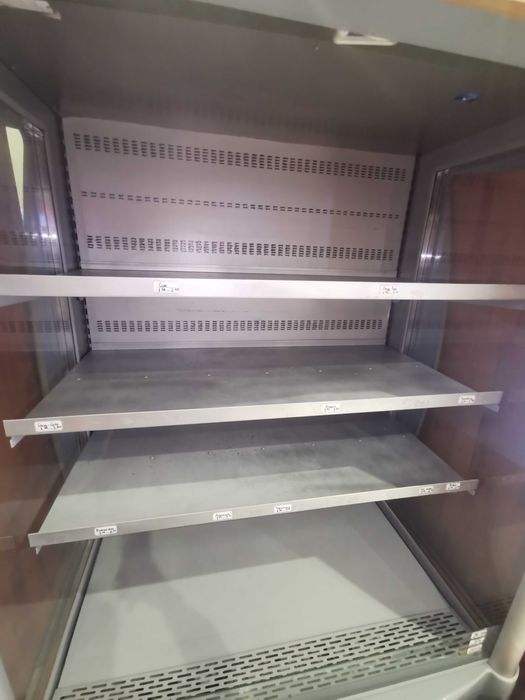 Хладилна витрина