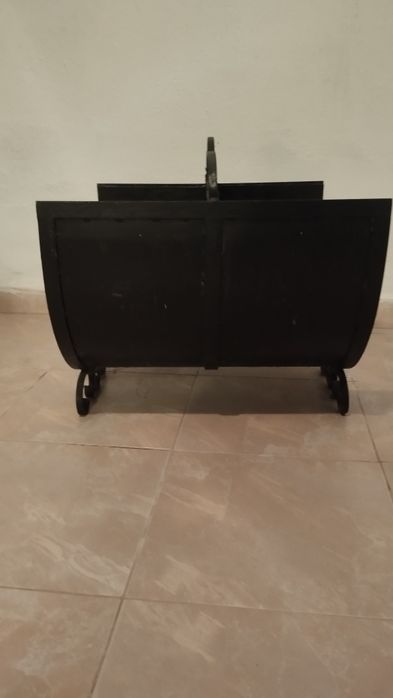 Стойка за дърва,около камина