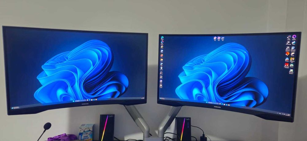 2x Monitor Samsung Odyssey G5 Curbat 27 inch 1 ms 144Hz 2K 2560 x 1440