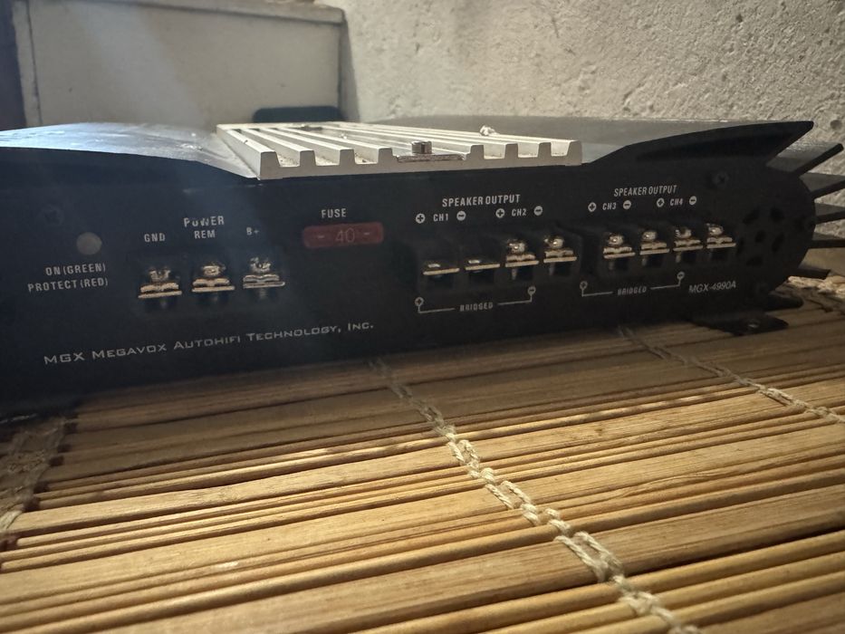Усилвател MEGAVOX