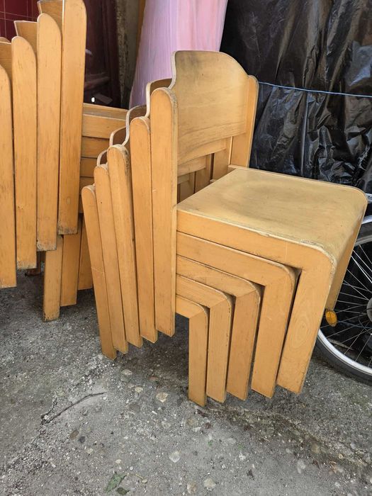 Scaune Vechi din Lemn Masiv 100 Bucati