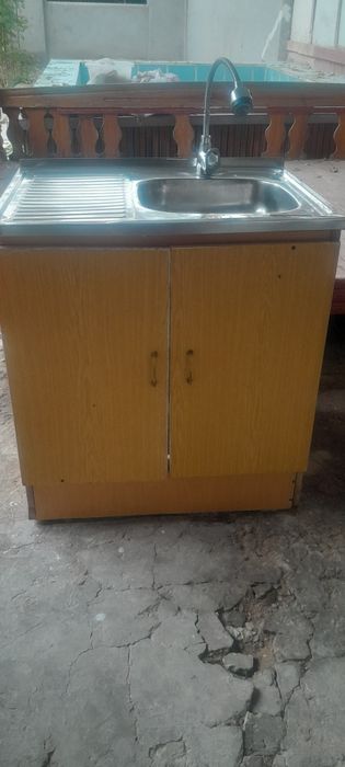 Раковина со шкафом