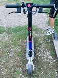 Vand  tritineta electrica aprilia cu semnalizari