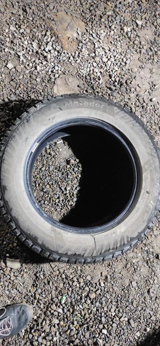 Зимние шины , комплект, в отличном состоянии.