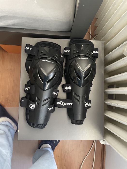 genunchiere pentru motociclisti