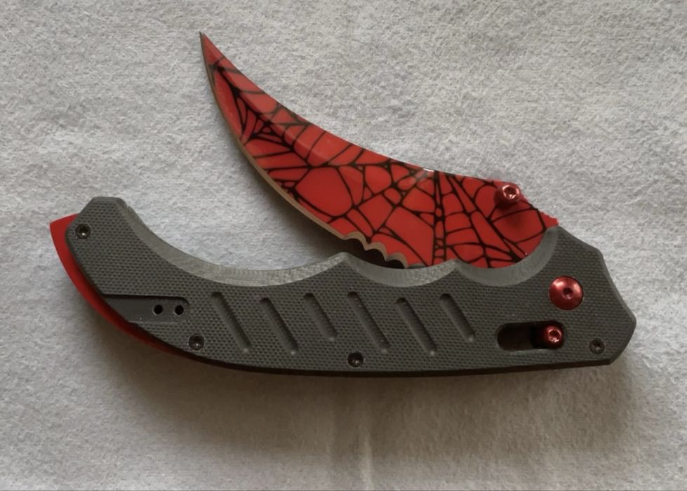 CS:GO нож (Crimson Web Flip Knife)