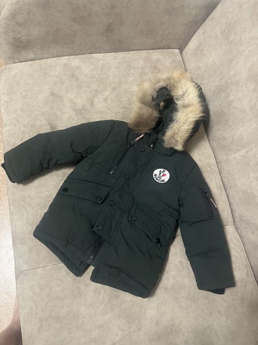 Зимняя куртка цвета хаки