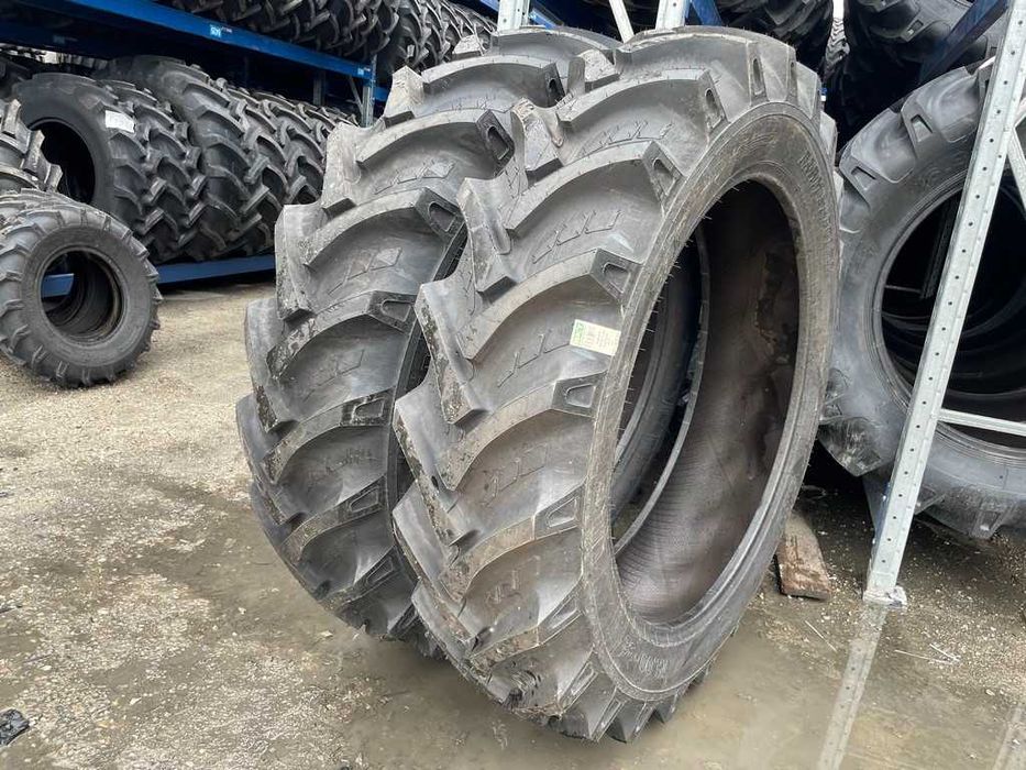 Marca BKT 14.00-38 FARM SPECIAL cu 8 pliuri pentru tractor U650