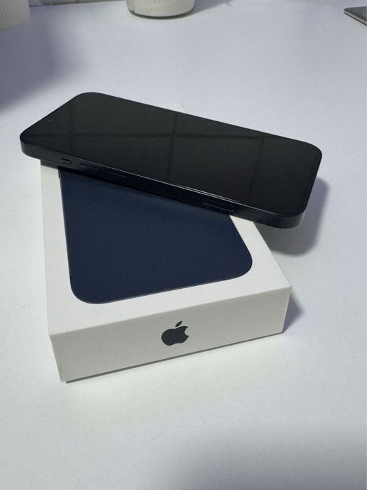 iPhone 13 Midnight