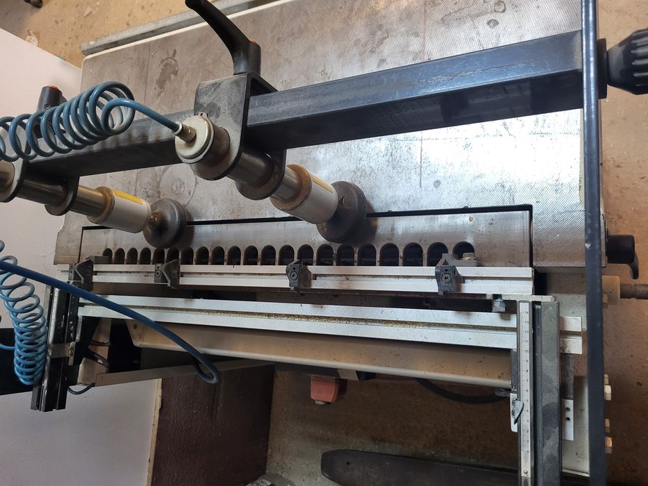 Mașină de găurit multiplu Vitap