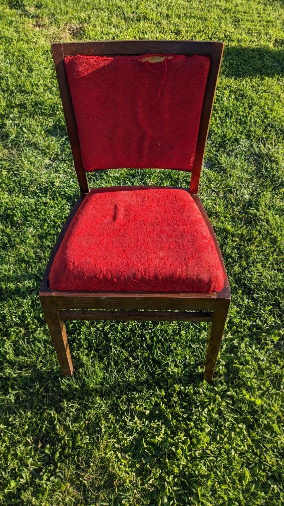Urgent - 4 scaune + 1 fotoliu - pentru restaurare
