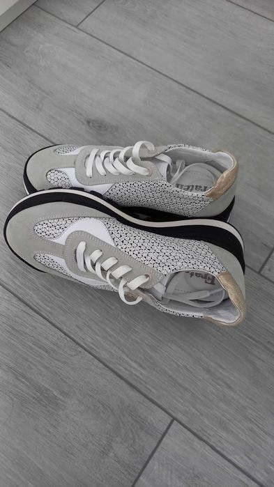 Спортни обувки сникърси