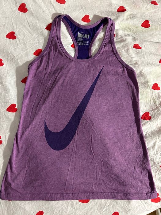 Дамски потници и тениски Nike