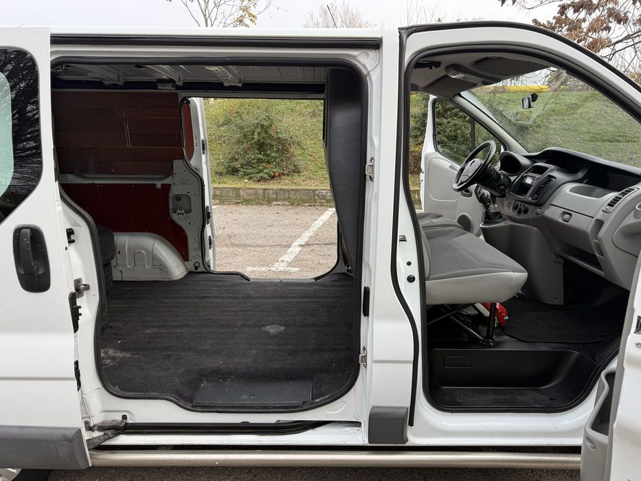 Opel Vivaro Renault Trafic 2.0 Cdti Euro 5 cu 3 Locuri si Marfa