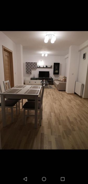 Închiriez apartament 2 camere- Carpaților+parcare