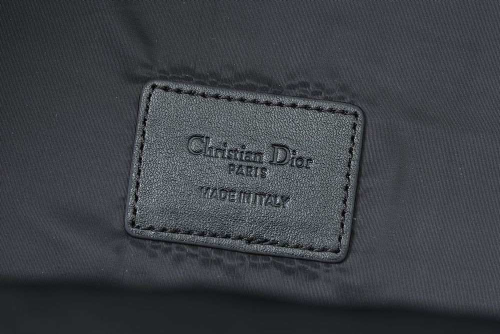 Rucsac Christian Dior, tip apremium