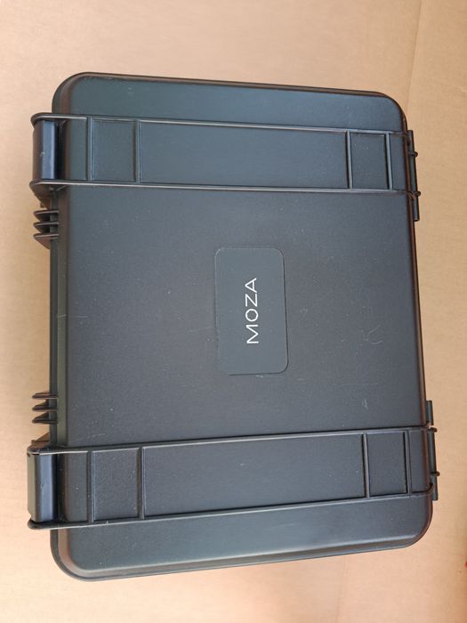 Stabilizator Gimbal Moza Aircross 3 axe + 3 acumulatori de rezerva