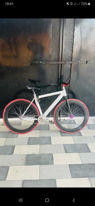 Фикс сатылады срочно арзан бағада берем алдығада артқада жүреді