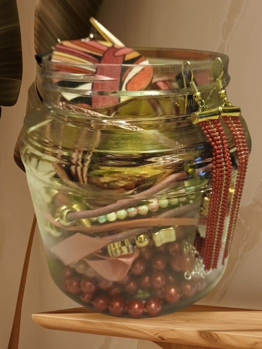 Borcan bijuterii NOI (mystery jar)
