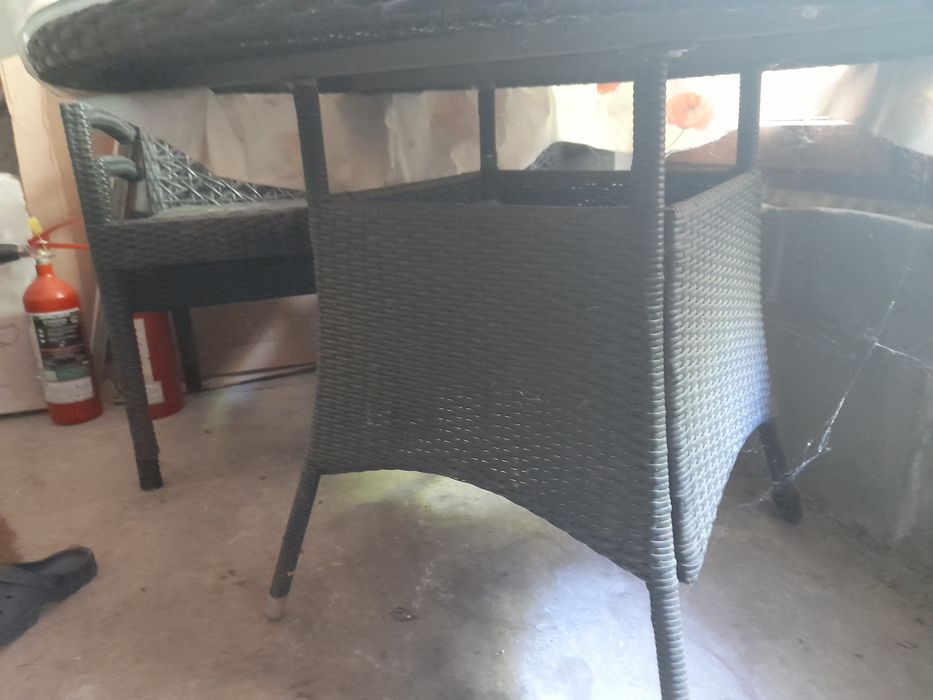 Set gradina masa si 4 scaune