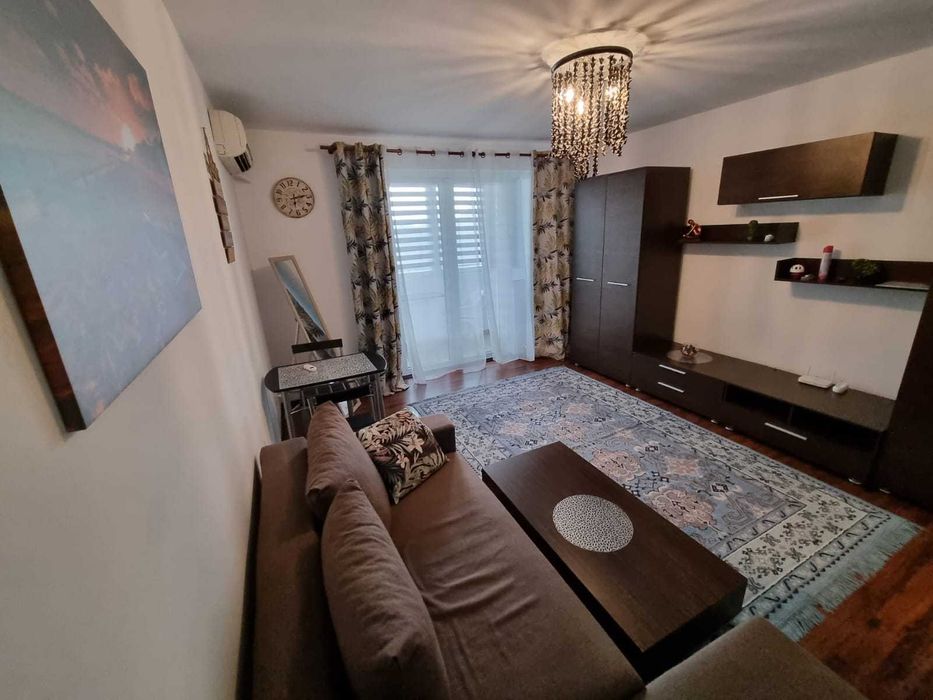 Inchiriez garsoniera