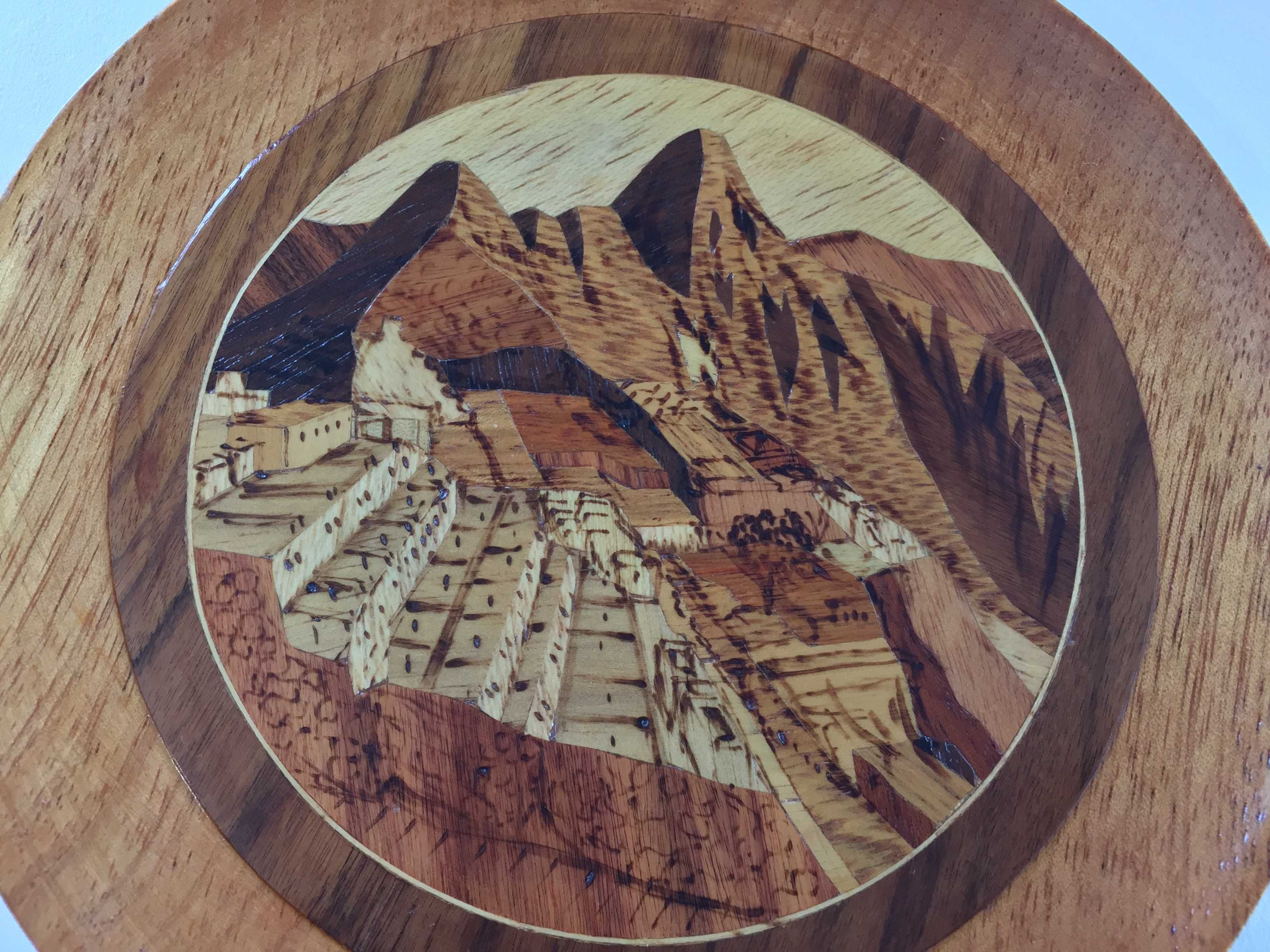 Дървено пано дърворезба декоративна чиния за стена