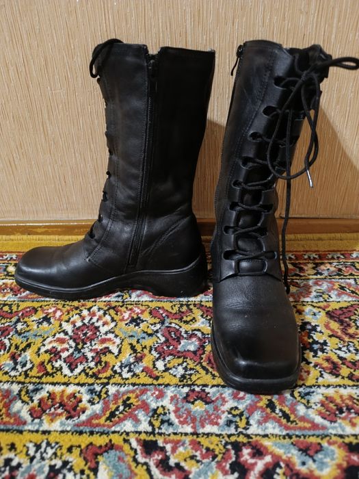 Продам зимние сапоги.