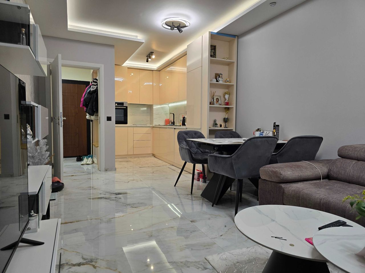 Продава се Двустаен апартамент в София, Малинова долина - 65 кв.м за 2539 €/кв.м - Снимка #1