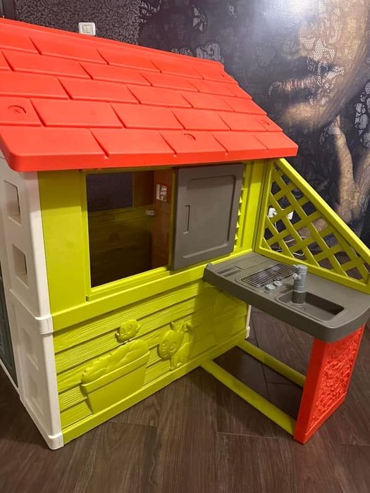 Casuta Smoby Nature Playhouse impecabila a fost montata de cat in casă