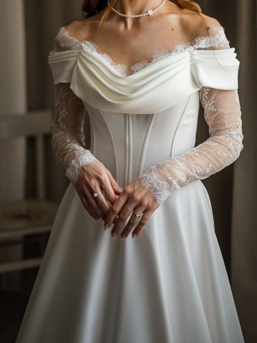 Vand rochie scurta de mireasa