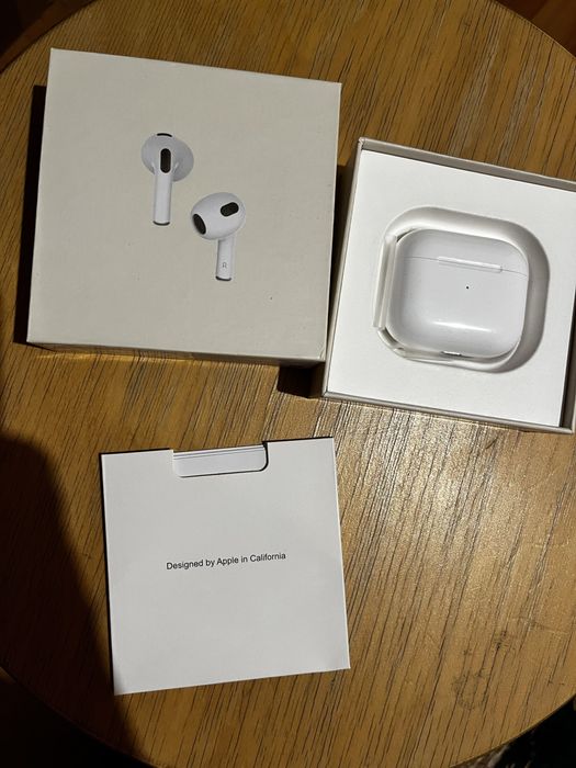 Продам airpods 3