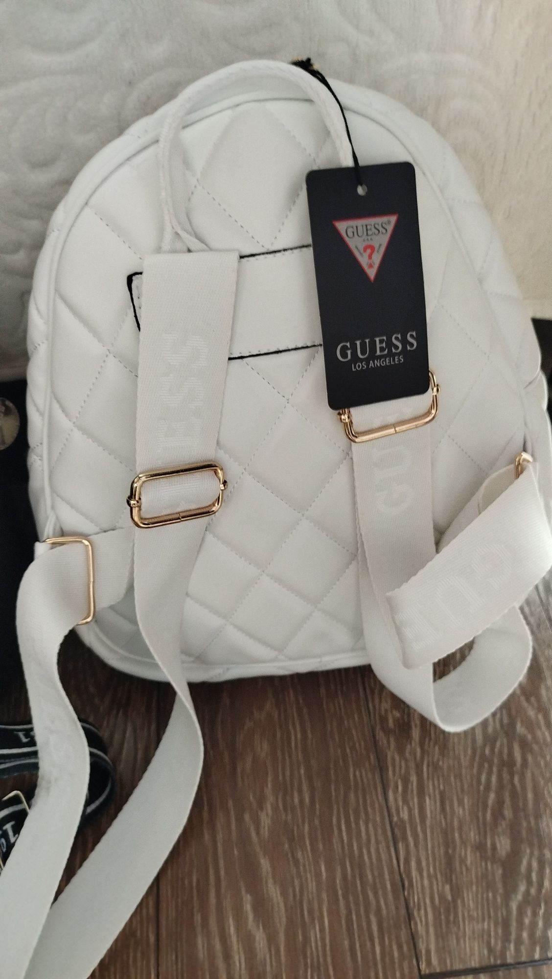Раници гес guess