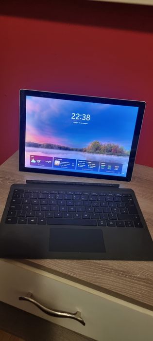 Microsoft Surface Pro 5   12.3 инчов