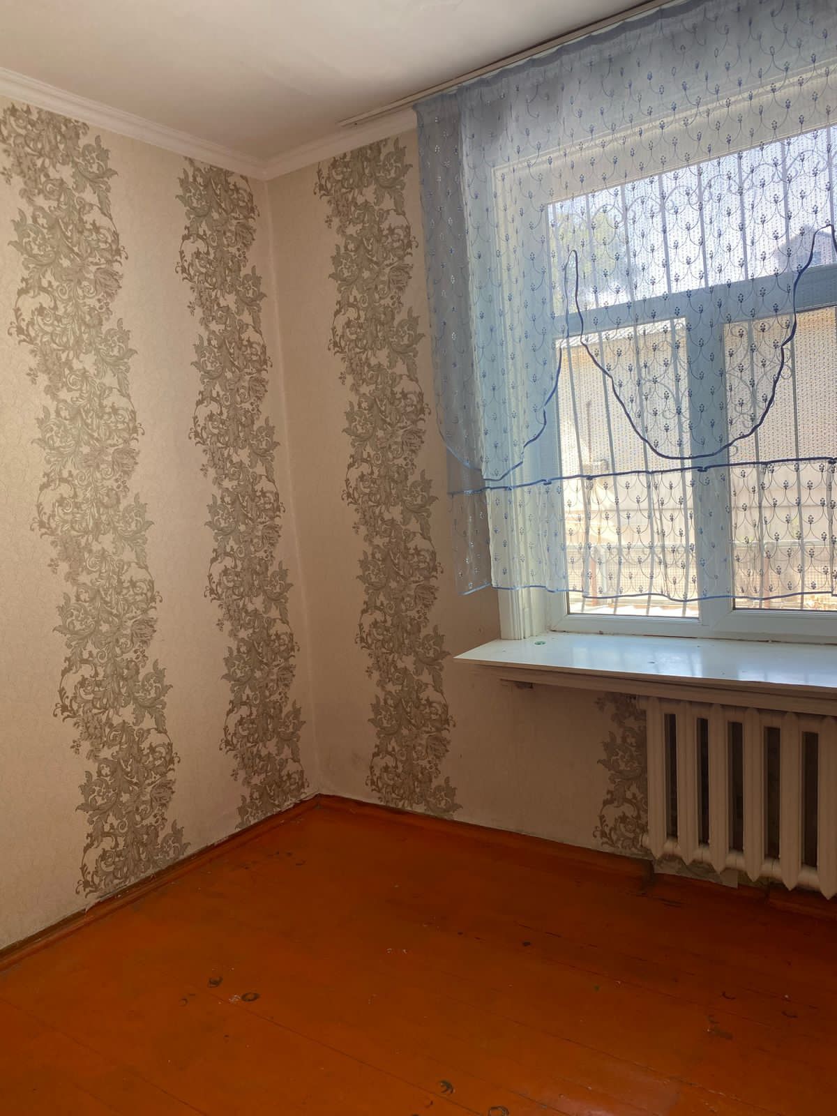 Срочно продается 2х ком. В САМОМ ЦЕНТРЕ! По проспекту Абая 148