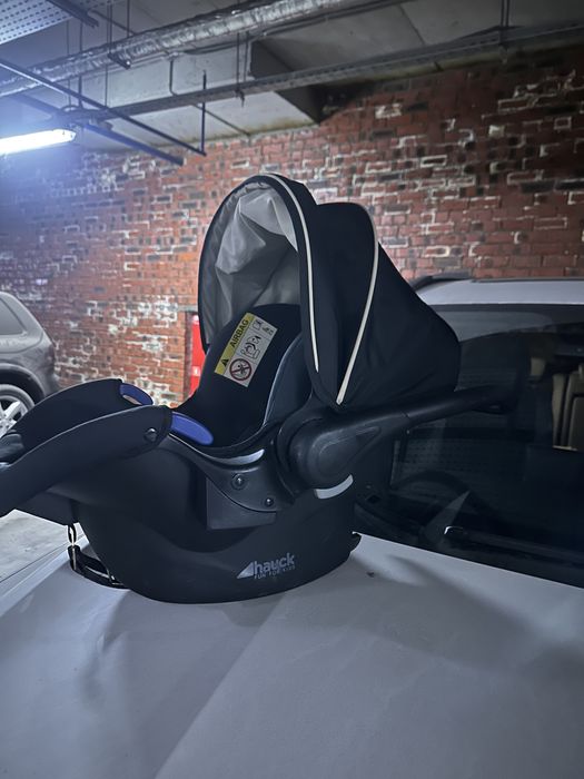 Авто кресло , б/у , не долго пользывплись . Чисто и в хорошом состояни