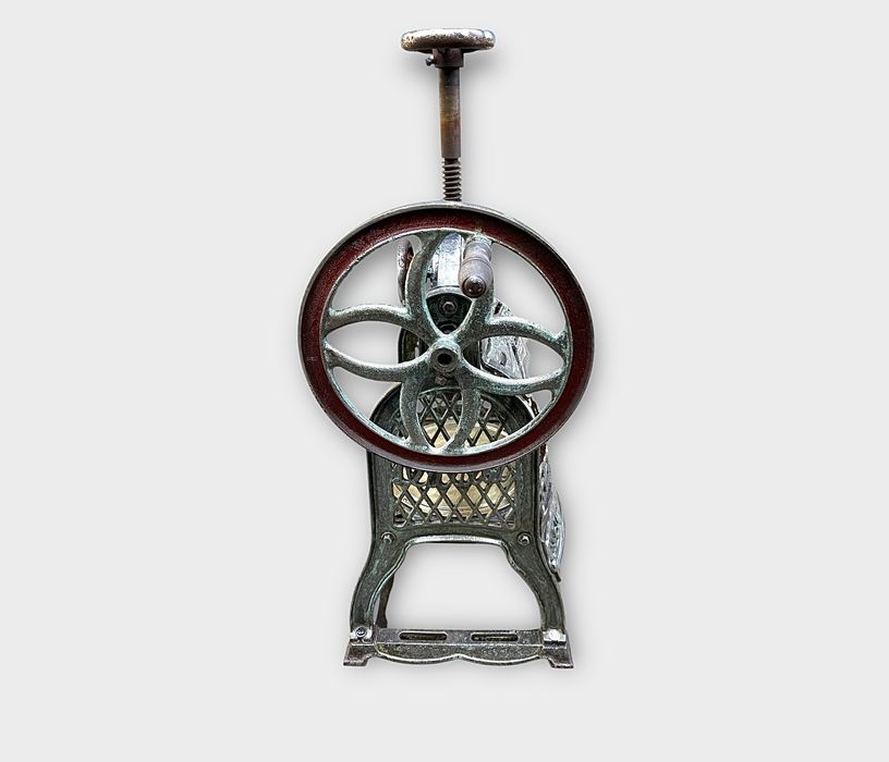 Aparat manual ras gheață japonez stil Art Nouveau