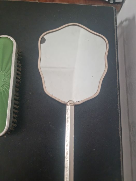 Set vintage toaletă Art Deco – oglindă si perie, email verde