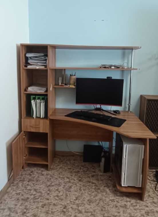 Компьютерный стол