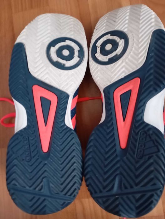 Дамски маратонки за тенис adidas