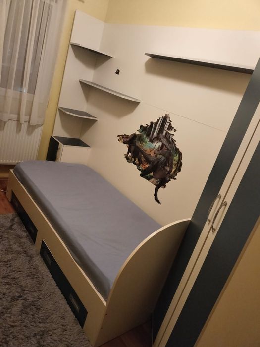 Vând pat cu sifonie