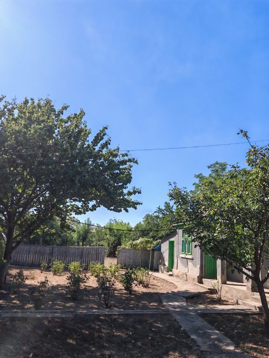 Casa bătrânească de vanzare