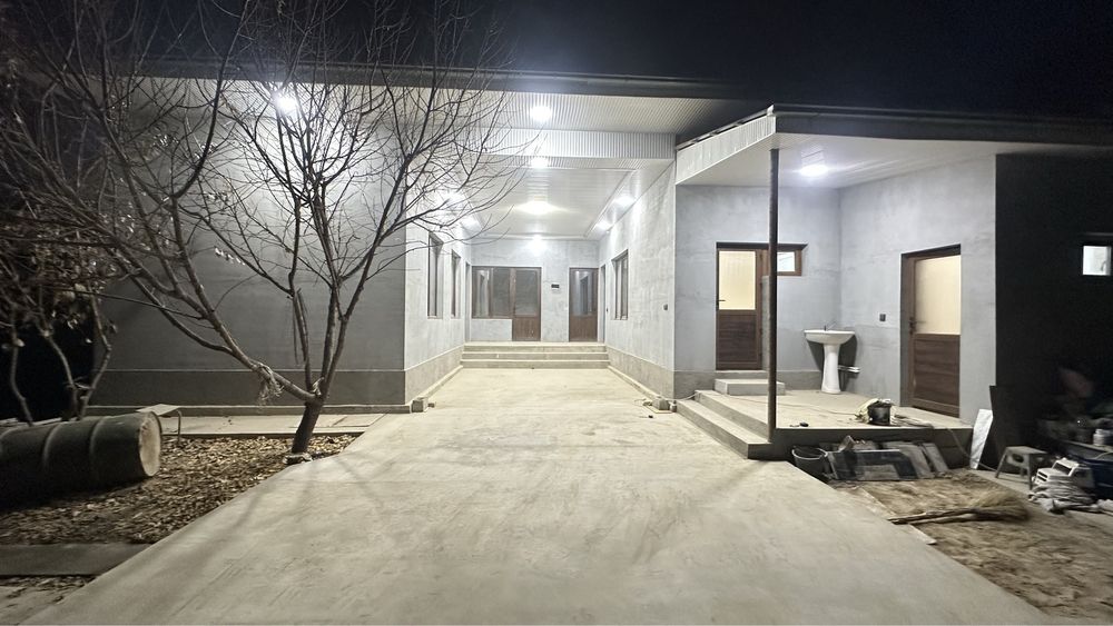 Uy sotiladi srochna 55000$