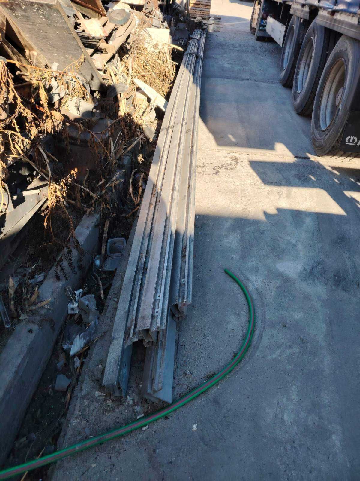 продавам части за полуремарке кроне стандарт krone