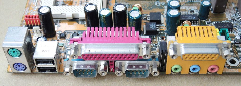 MSI MS-6309 VER:2 Via Apollo Pro133A Socket 370 AGP PCI ISA Testat