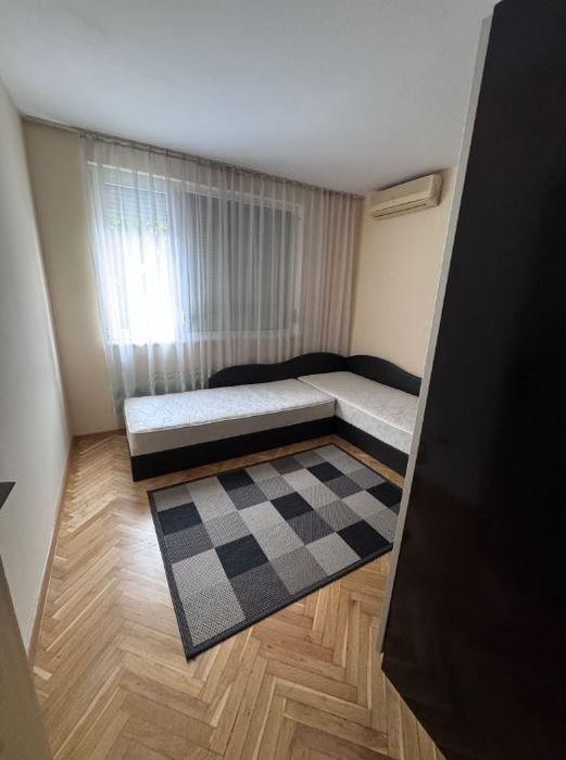 Тристаен апартамент, под наем, Конфуто