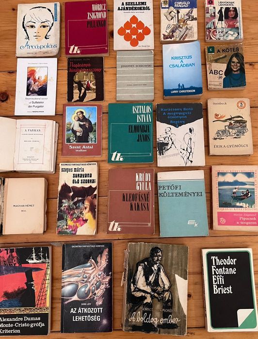 Vând cărții vechii